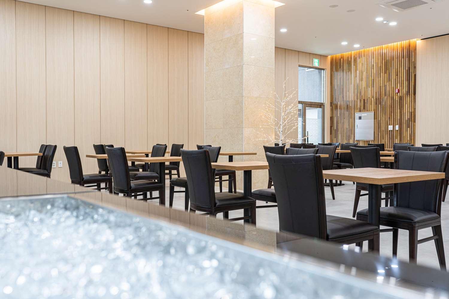 Surestay Plus Hotel By Best Western Асан Экстерьер фото