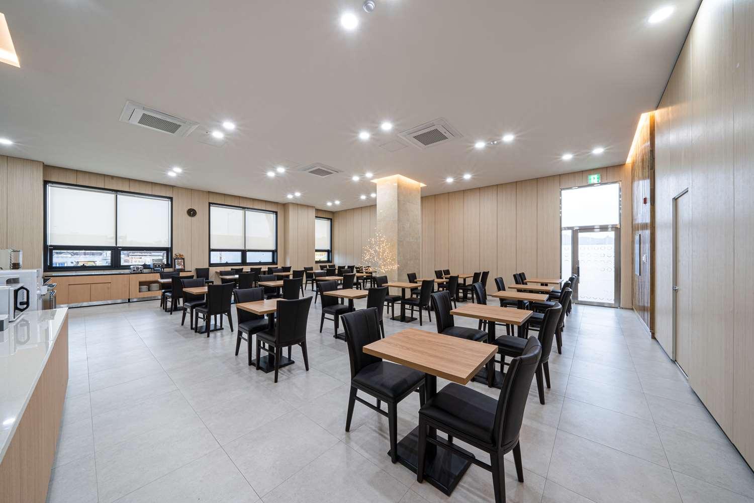 Surestay Plus Hotel By Best Western Асан Экстерьер фото