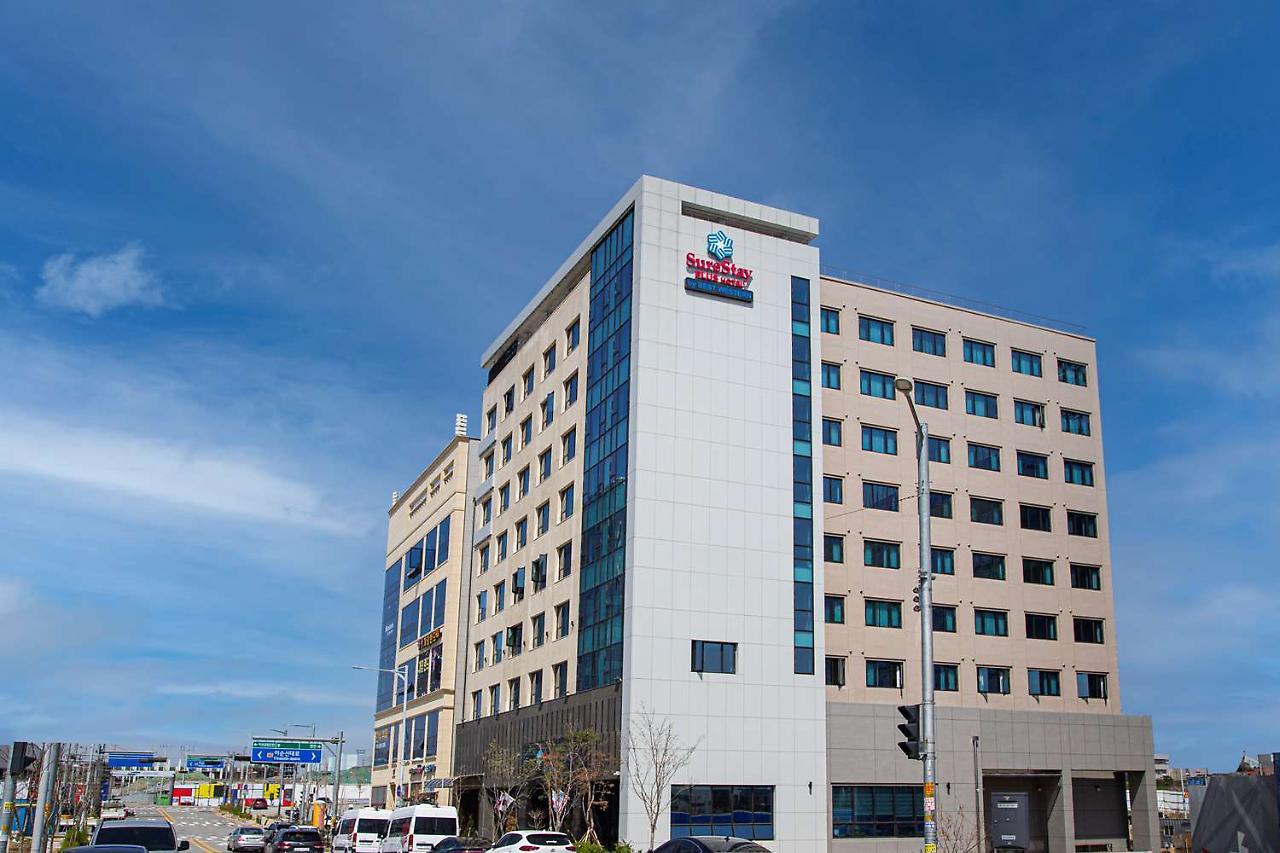 Surestay Plus Hotel By Best Western Асан Экстерьер фото